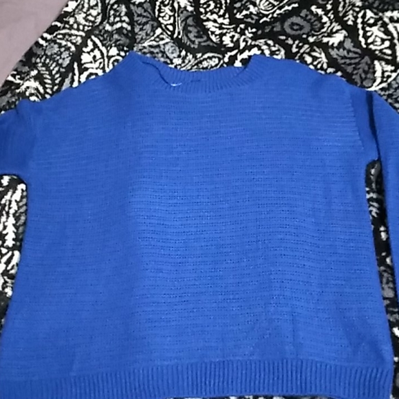 Bright blue sweater - Picture 2 of 5